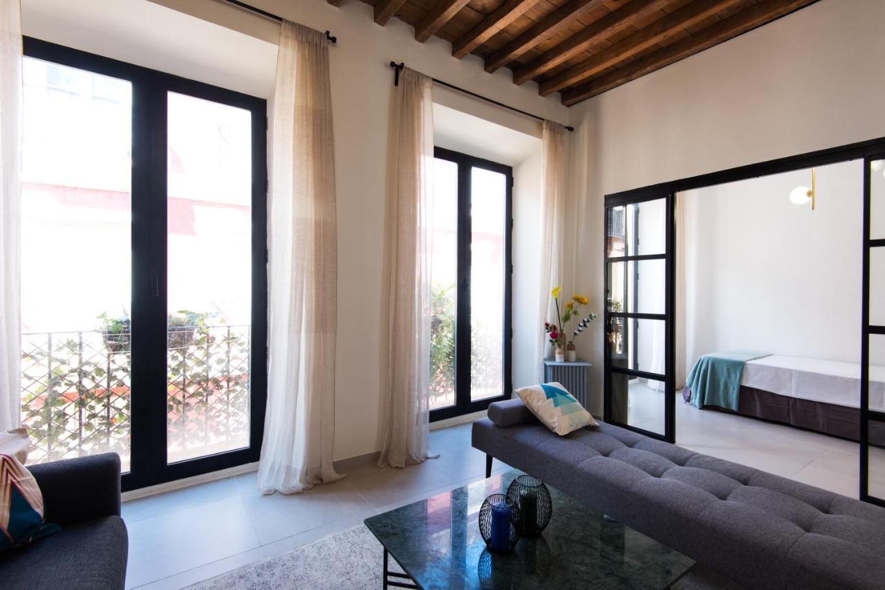 Malaga Tour Apartment- Elegance & Confort In The Historic Center Exteriör bild